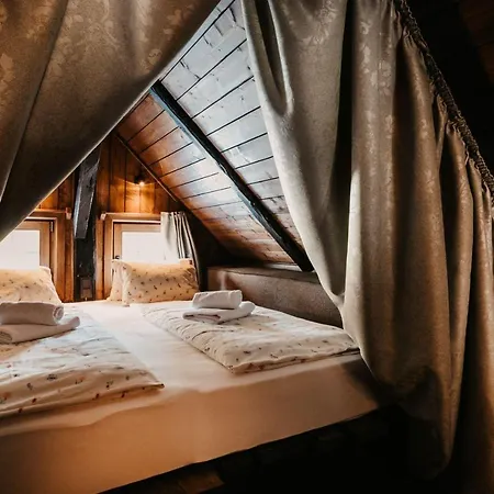 Wurzelhuette Sankt Margarethen im Lungau