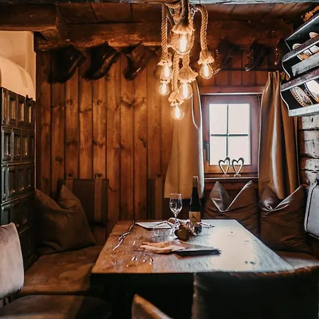 Holiday home Wurzelhuette *